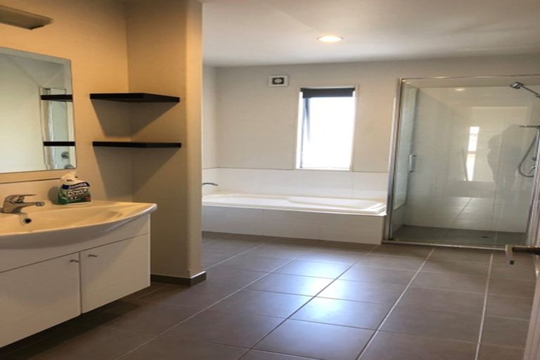 Photo of property in 545 Barbadoes Street, Edgeware, Christchurch, 8013