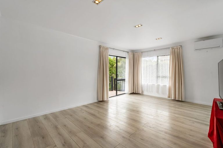 Photo of property in 126 Spinella Drive, Bayview, Auckland, 0629