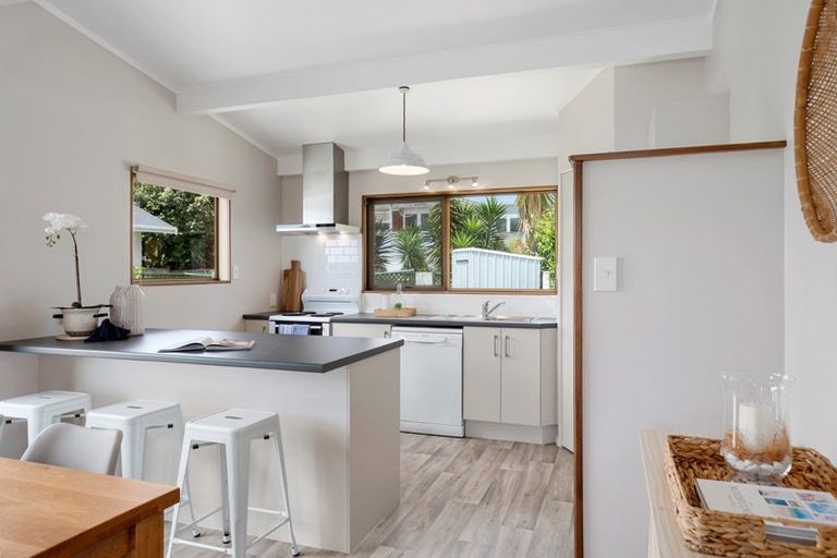 Photo of property in 15 Lorna Place, Brookfield, Tauranga, 3110