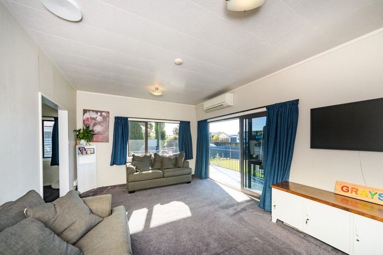 Photo of property in 6 Willowstream Grove, Cloverlea, Palmerston North, 4412