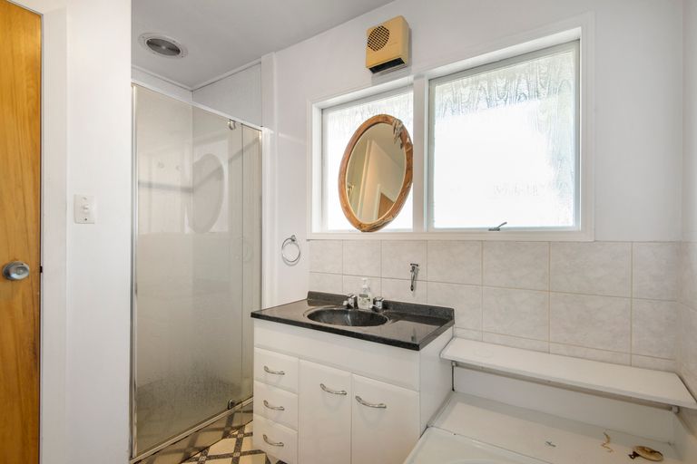 Photo of property in 50 Denise Crescent, Hornby, Christchurch, 8042