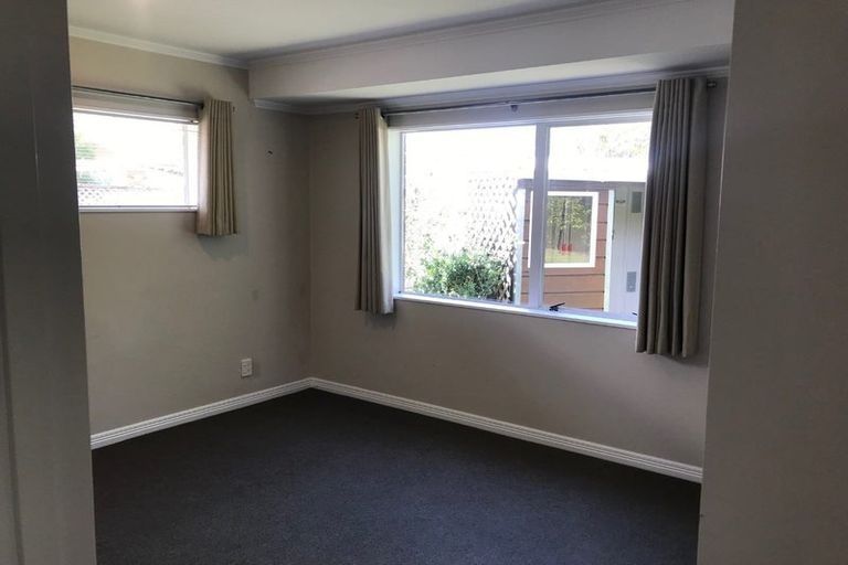 Photo of property in 12 Suncrest Drive, West Harbour, Auckland, 0618