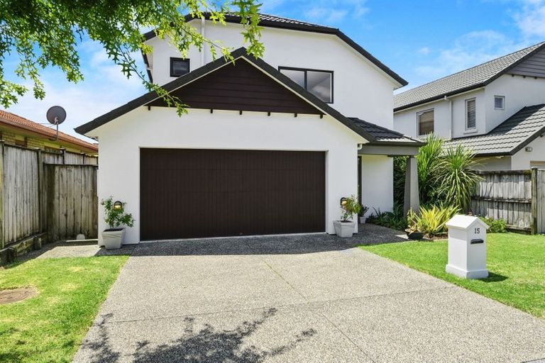 Photo of property in 15 Lilybank Crescent, East Tamaki, Auckland, 2013