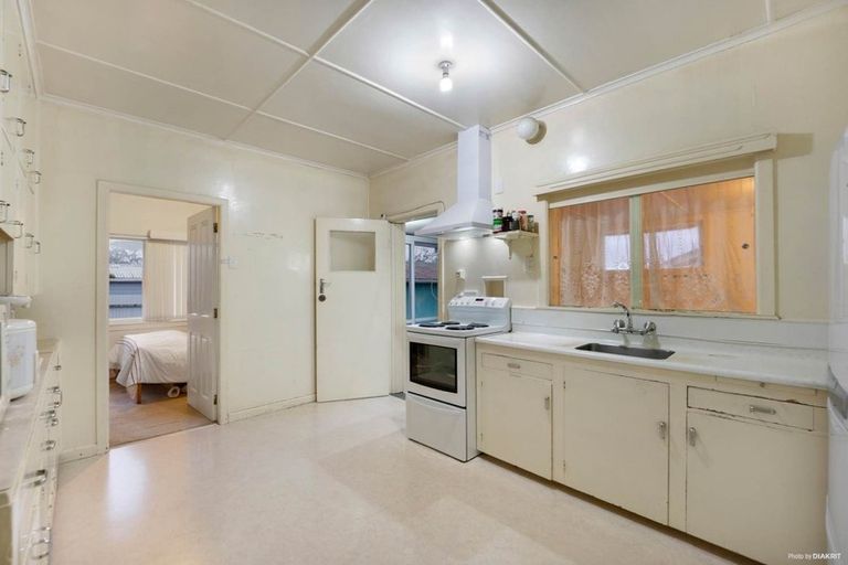 Photo of property in 42 Ranfurly Road, Papatoetoe, Auckland, 2104