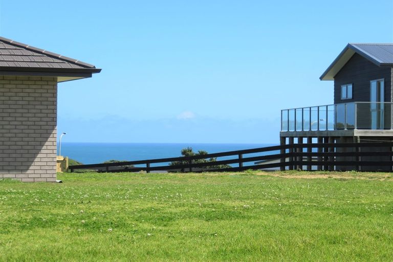 Photo of property in Pipi Place, Baylys Beach, 0377