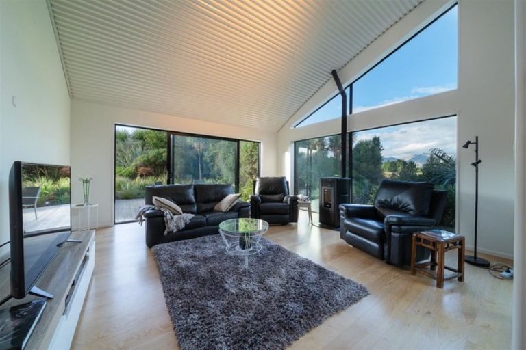 Photo of property in The Tin Shed, 68c Kennels Lane, Albert Town, Wanaka, 9382