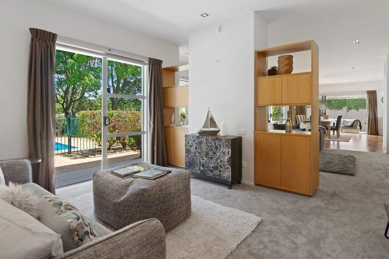 Photo of property in 33 Oak Manor Drive, Albany, Auckland, 0632