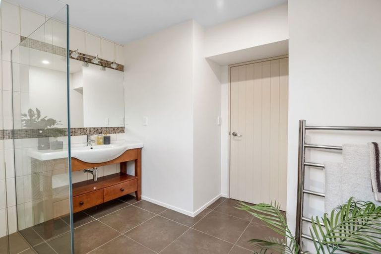 Photo of property in 52 Ruapehu Drive, Fitzherbert, Palmerston North, 4410