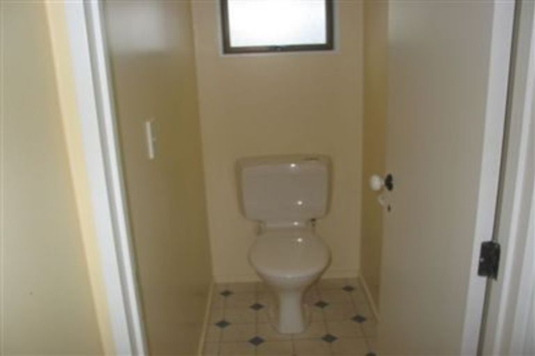 Photo of property in 2/7 Gordon Avenue, Forrest Hill, Auckland, 0620