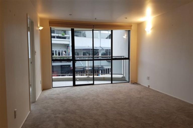 Photo of property in 2h/175 Hurstmere Road, Takapuna, Auckland, 0622