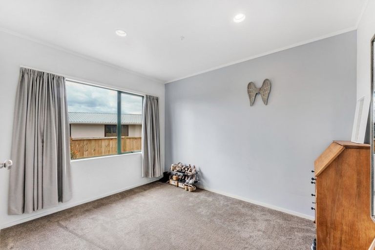 Photo of property in 22b Vincent Street, Howick, Auckland, 2014
