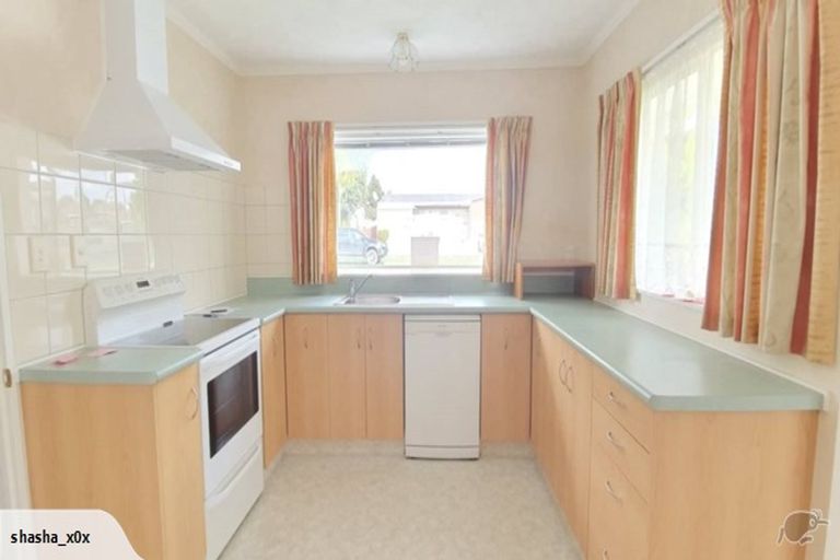 Photo of property in 24 Devon Street, Levin, 5510