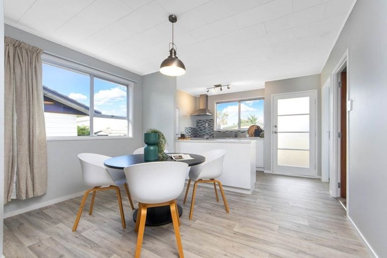 Photo of property in 1 Murillo Place, Henderson, Auckland, 0612