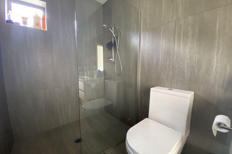 Photo of property in 2 Kotuku Lane, Jacks Point, Queenstown, 9371