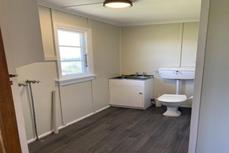 Photo of property in 3 Maratahu Street, Westown, New Plymouth, 4310