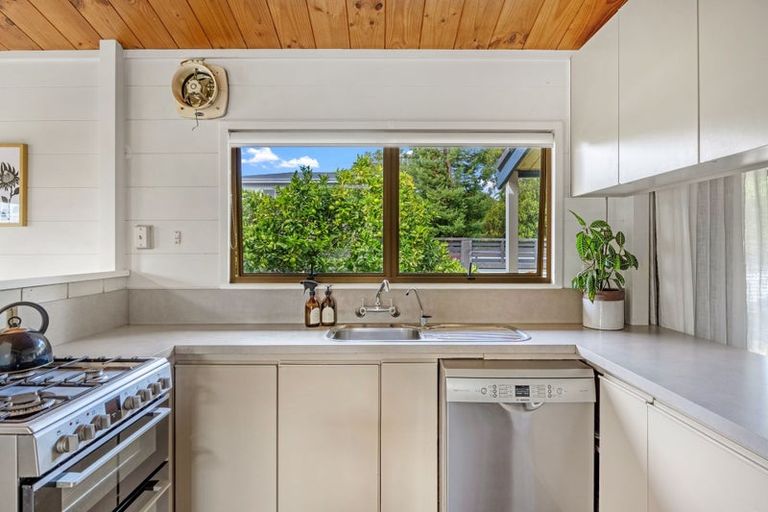 Photo of property in 102 Oak Street, Mangapapa, Gisborne, 4010