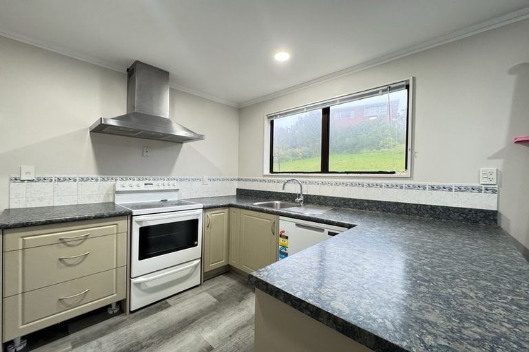 Photo of property in 15 Rice Crescent, Newlands, Wellington, 6037