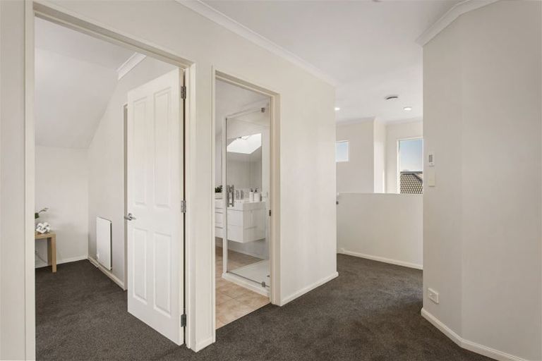 Photo of property in 18 Scarlet Lane, Redwood, Christchurch, 8051