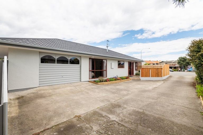 Photo of property in 43 Tahunanui Drive, Tahunanui, Nelson, 7011