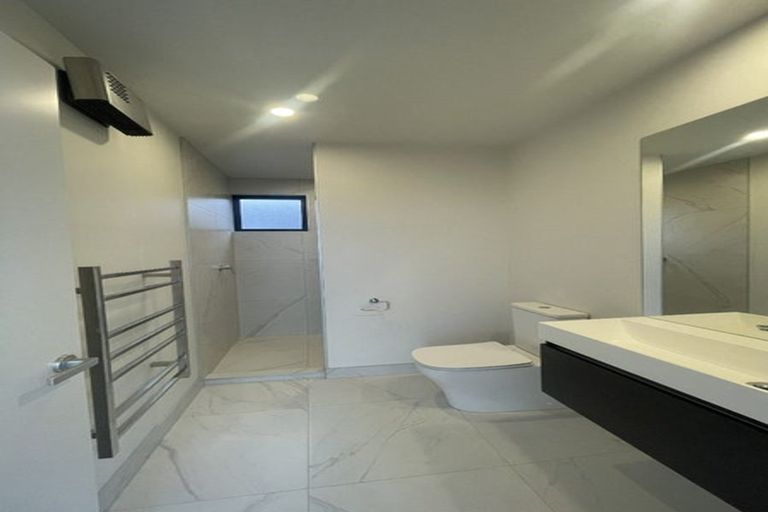 Photo of property in 1/27 Division Street, Riccarton, Christchurch, 8041