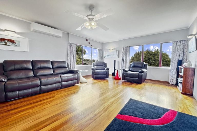 Photo of property in 12 Frank Place, Hillpark, Auckland, 2102