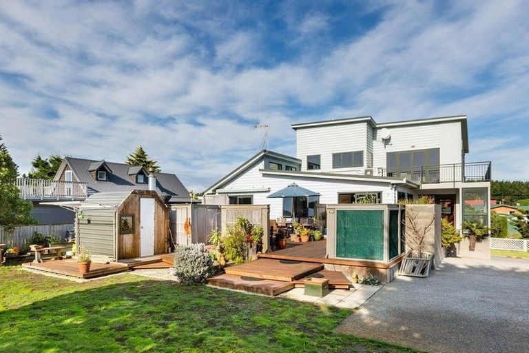 Photo of property in 8 Arataki Grove, Waitarere Beach, Levin, 5510