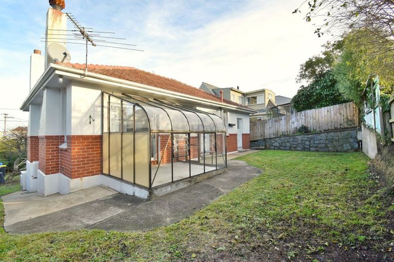 Photo of property in 52 Hawthorn Avenue, Mornington, Dunedin, 9011