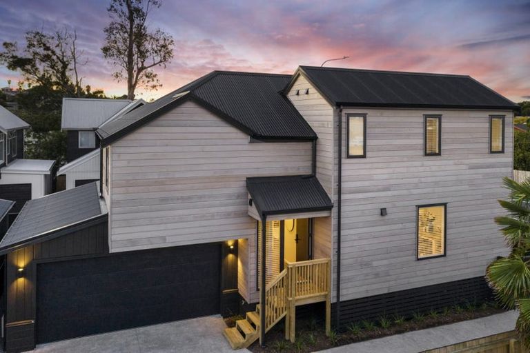 Photo of property in 53a Red Beach Road, Red Beach, 0932