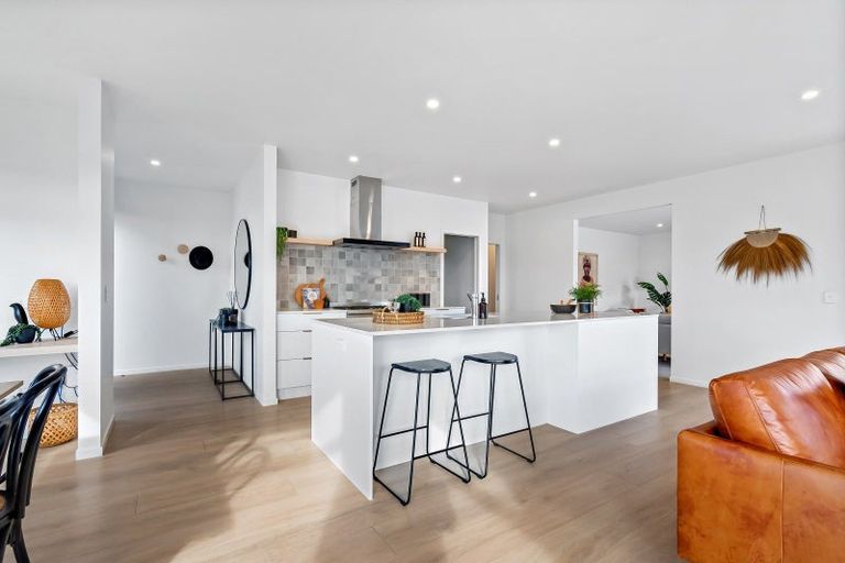 Photo of property in 20 Maturiki Drive, One Tree Point, 0118