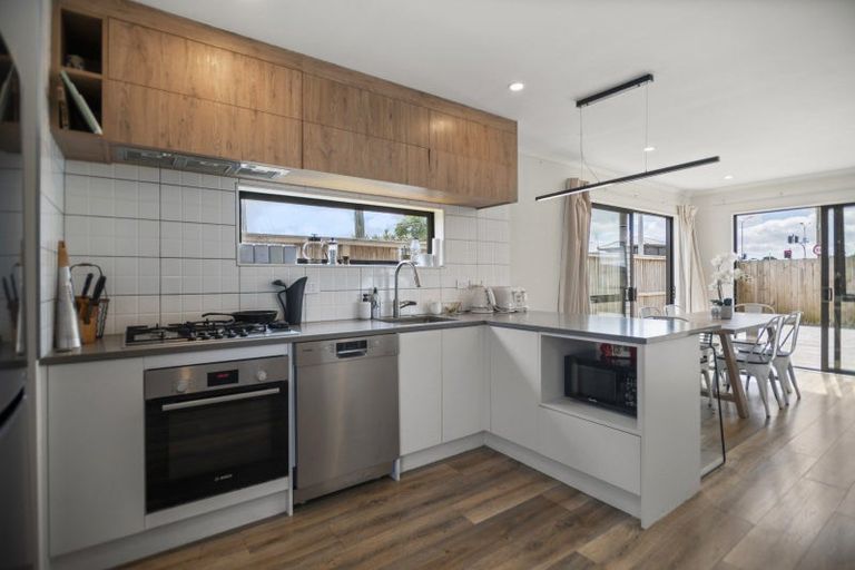 Photo of property in 2 Millen Avenue, Pakuranga, Auckland, 2010