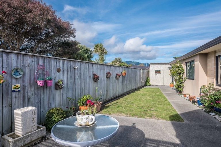 Photo of property in 7 Datum Way, Paraparaumu, 5032