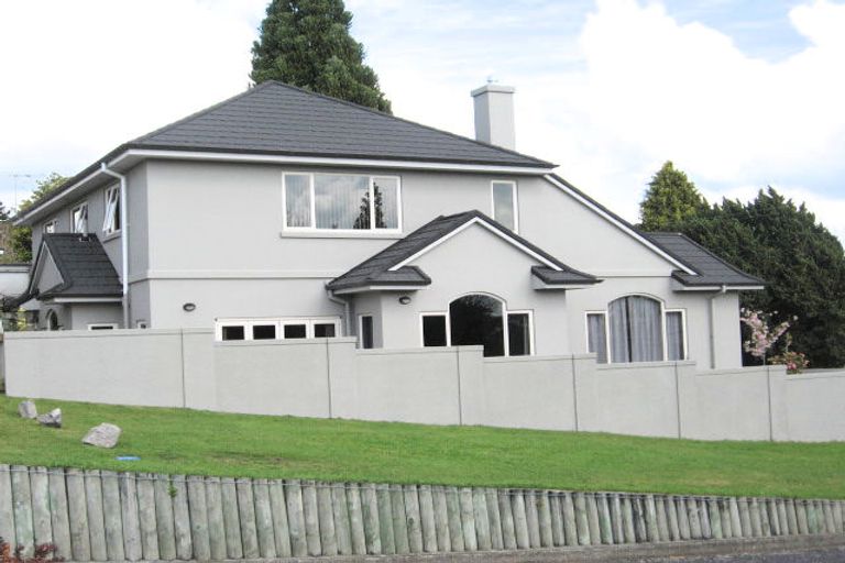 Photo of property in 29 Grand Vue Road, Kawaha Point, Rotorua, 3010