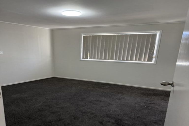Photo of property in 19 Ribblesdale Road, Henderson, Auckland, 0612