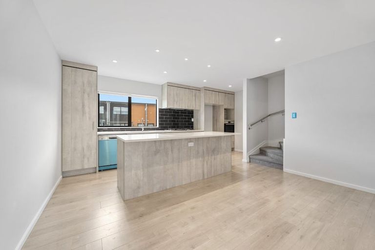 Photo of property in 7 Meritage Lane, Te Atatu South, Auckland, 0610