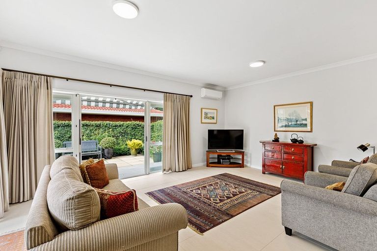 Photo of property in 6 Kensington Drive, Orewa, 0931