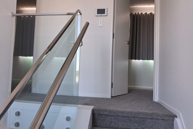 Photo of property in 3 Vanbrugh Place, Bucklands Beach, Auckland, 2014