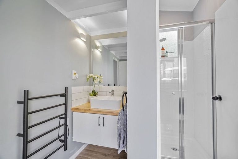 Photo of property in 3428 Pourerere Beach Road, Pourerere, Omakere, 4271