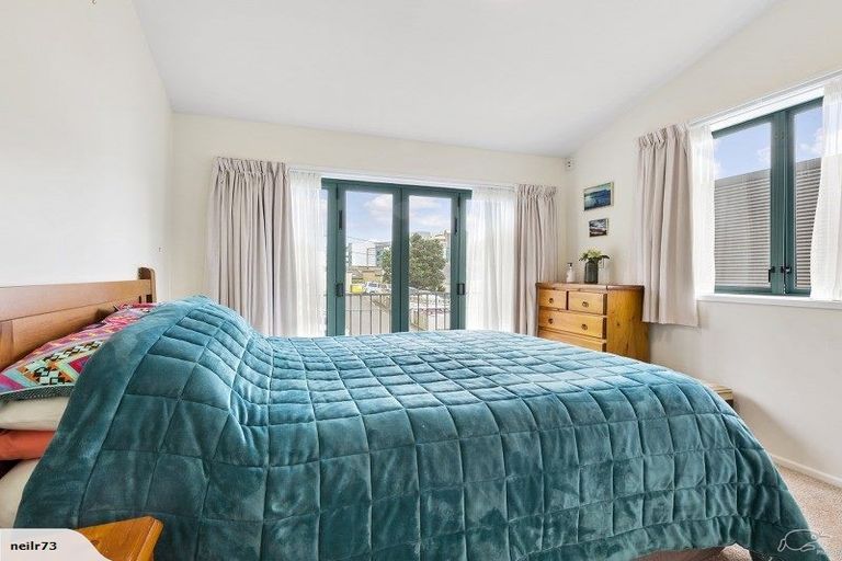 Photo of property in 8 Hall Avenue, Newtown, Wellington, 6021