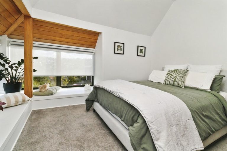 Photo of property in 9 Scarboro Terrace, Murrays Bay, Auckland, 0630
