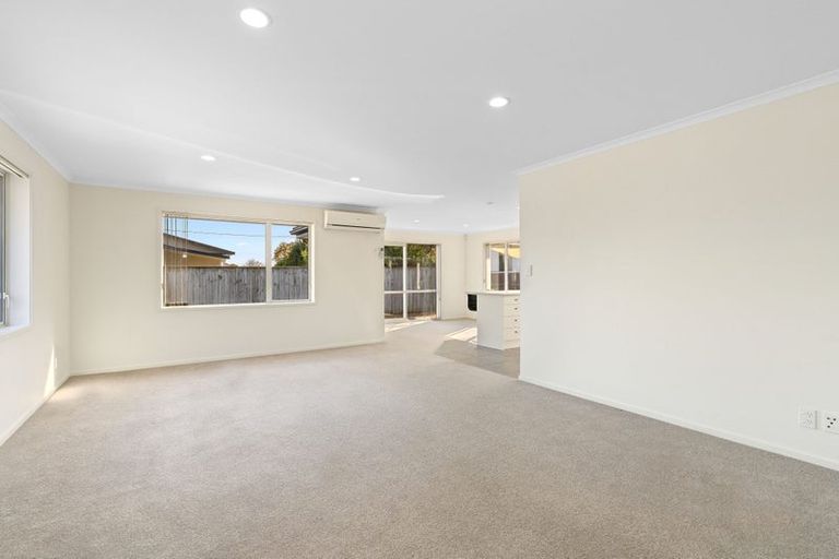 Photo of property in 4a Queenwood Road, Levin, 5510