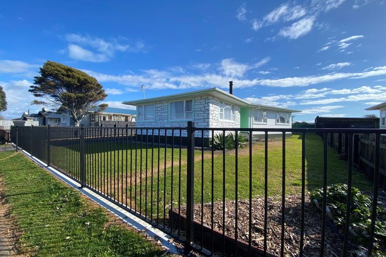 Photo of property in 9 Short Street, Waitara, 4320