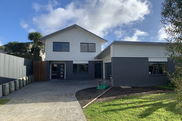 Photo of property in 4 Newfound Way, Glen Eden, Auckland, 0602