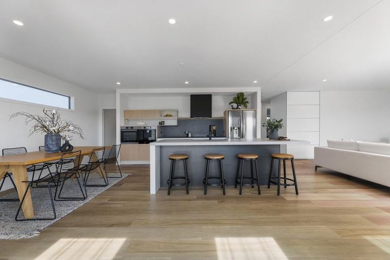 Photo of property in 37 Forstera Way, Papamoa Beach, Papamoa, 3118