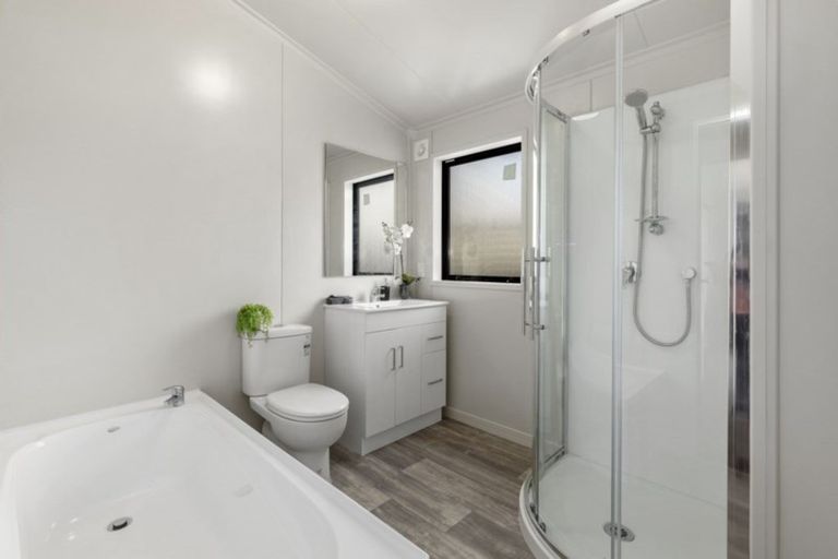 Photo of property in 102b Randwick Road, Moera, Lower Hutt, 5010