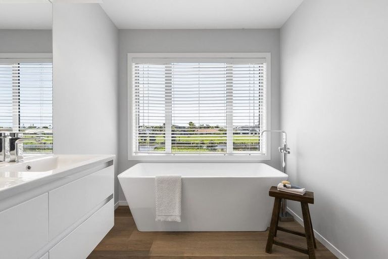 Photo of property in 37 Forstera Way, Papamoa Beach, Papamoa, 3118