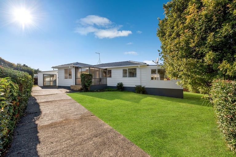 Photo of property in 30 Becker Drive, Weymouth, Auckland, 2103