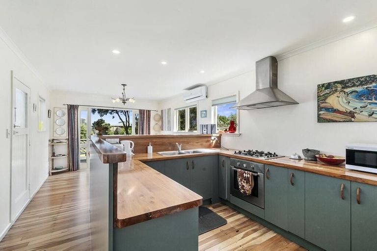 Photo of property in 17 Dixie Street, Te Horo Beach, Otaki, 5581