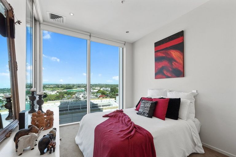 Photo of property in Sentinel Apartments, 905/3 Northcroft Street, Takapuna, Auckland, 0622