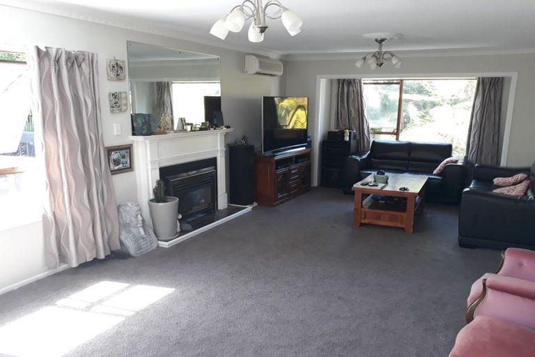 Photo of property in 24 Heaton Grove, Chatswood, Auckland, 0626