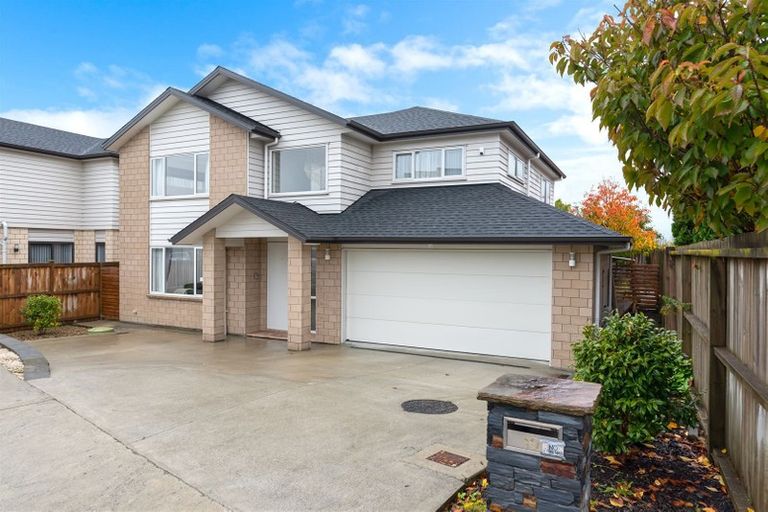 Photo of property in 19 Bordeaux Parade, Te Atatu South, Auckland, 0610